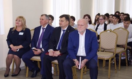 Школу №12 посетила делегация во главе с Владимиром Андреевичем Константиновым.